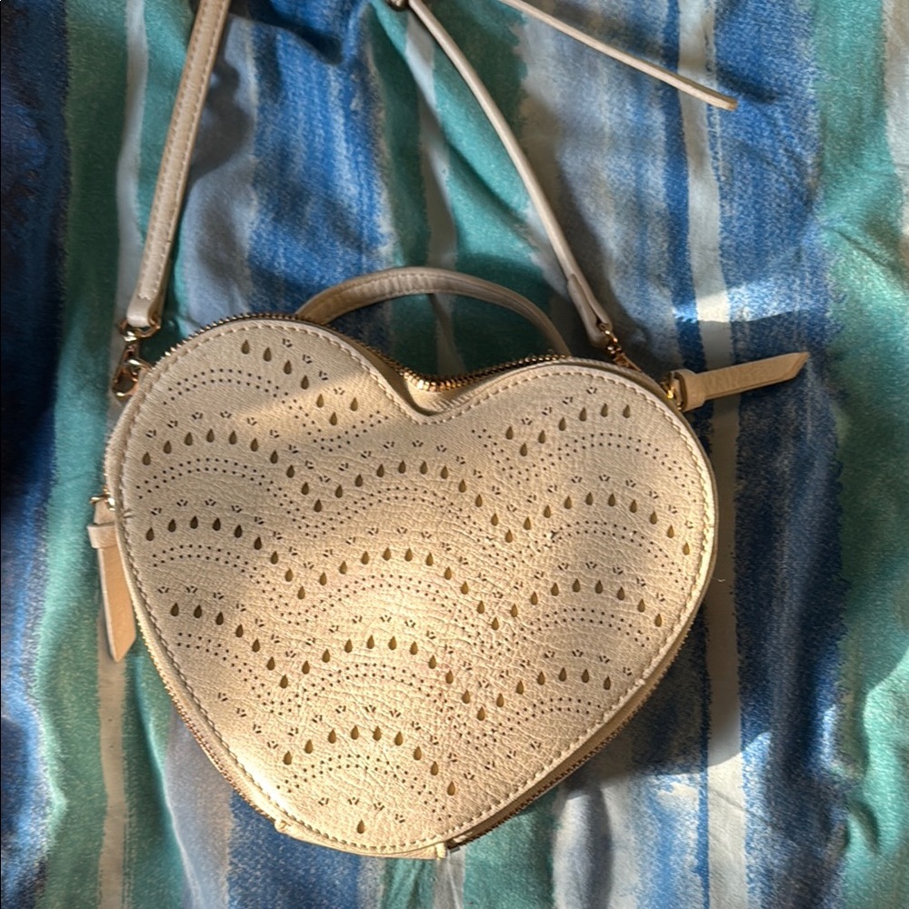Heart-Shaped Cream Bag